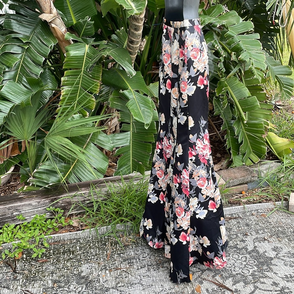 Dark Floral satin trumpet maxi skirt - Picture 4 of 10